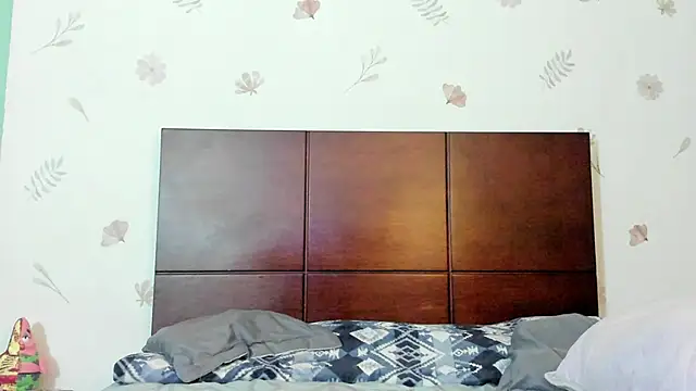 Snapshot of marie_pourtoii chatting on September 25, 12:27 am marie pourtoii online show from September 25, 12:27 am