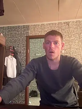 Snapshot of HairyJeffry chatting on October 29, 3:27 am HairyJeffry online show from October 29, 3:27 am