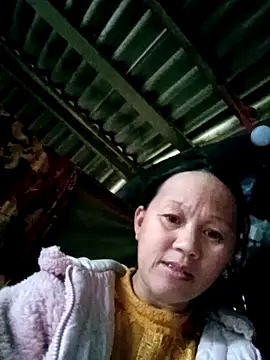 Snapshot of MaiHoa69 chatting on November 12, 2:04 am MaiHoa69 online show from November 12, 2:04 am