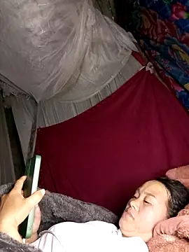 MaiHoa69 online show from April 2, 1:57 am