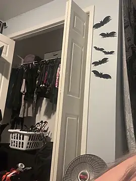 Paige Turner online show from December 18, 1:22 am