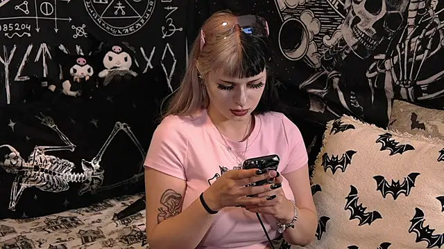 Paige Turner online show from April 24, 1:18 am