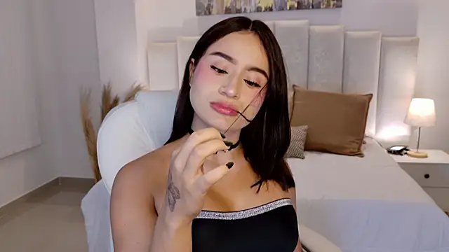 Saskia litt online show from February 14, 3:18 am