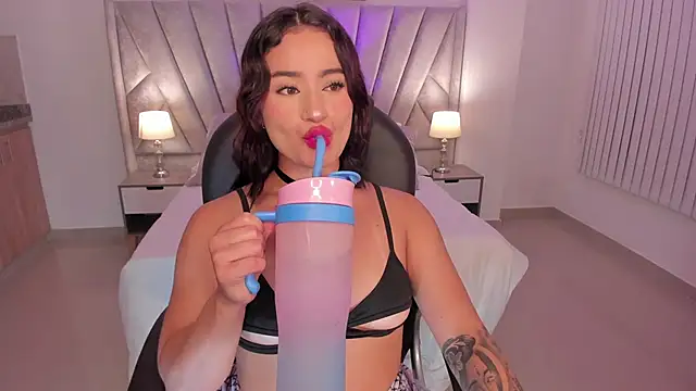 Saskia litt online show from November 17, 8:40 am