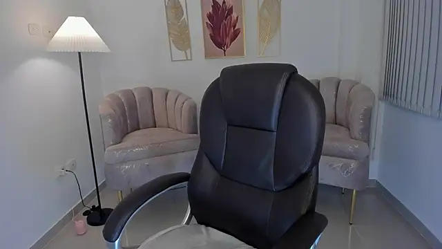 Snapshot of Saskia_litt chatting on October 19, 4:15 am Saskia litt online show from October 19, 4:15 am