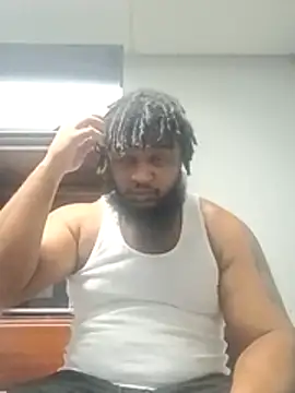 Snapshot of Longthickdick33 chatting on December 15, 4:13 pm Longthickdick33 online show from December 15, 4:13 pm