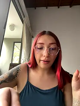 Snapshot of Paulina-Wells chatting on October 9, 9:59 pm Paulina-Wells online show from October 9, 9:59 pm