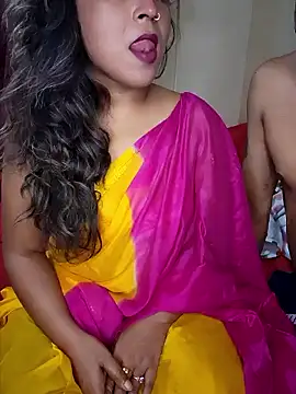 Hotbhabi305 online show from September 20, 5:40 pm