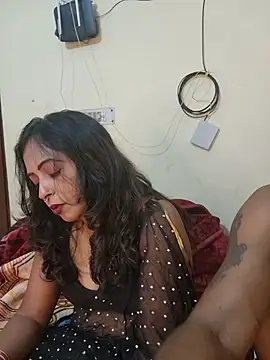 Hotbhabi305 online show from February 25, 5:13 pm