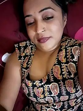 Hotbhabi305 online show from January 18, 6:55 pm