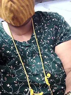 Snapshot of TAMIL_ELAKKIYA chatting on February 25, 1:33 pm TAMIL ELAKKIYA online show from February 25, 1:33 pm