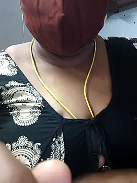 Snapshot of TAMIL_ELAKKIYA chatting on March 1, 6:35 am TAMIL ELAKKIYA online show from March 1, 6:35 am