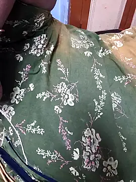 Snapshot of TAMIL_ELAKKIYA chatting on October 4, 1:45 pm TAMIL ELAKKIYA online show from October 4, 1:45 pm