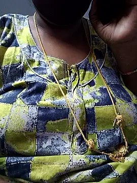 Snapshot of TAMIL_ELAKKIYA chatting on February 17, 4:10 am TAMIL ELAKKIYA online show from February 17, 4:10 am