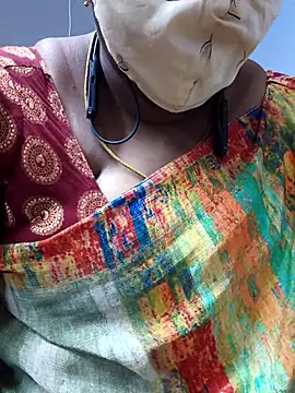 Snapshot of TAMIL_ELAKKIYA chatting on February 7, 6:27 pm TAMIL ELAKKIYA online show from February 7, 6:27 pm