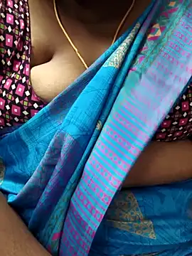 Snapshot of TAMIL_ELAKKIYA chatting on October 7, 3:46 pm TAMIL ELAKKIYA online show from October 7, 3:46 pm