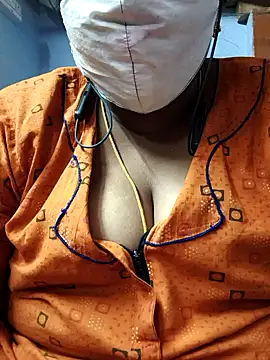 Snapshot of TAMIL_ELAKKIYA chatting on December 14, 5:40 pm TAMIL ELAKKIYA online show from December 14, 5:40 pm