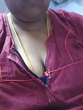 Snapshot of TAMIL_ELAKKIYA chatting on June 11, 12:32 am TAMIL ELAKKIYA online show from June 11, 12:32 am