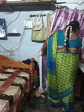 Snapshot of TAMIL_ELAKKIYA chatting on July 19, 3:53 pm TAMIL ELAKKIYA online show from July 19, 3:53 pm