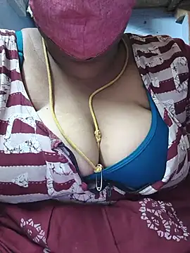 Snapshot of TAMIL_ELAKKIYA chatting on July 16, 6:54 am TAMIL ELAKKIYA online show from July 16, 6:54 am