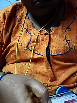 Snapshot of TAMIL_ELAKKIYA chatting on December 19, 8:33 pm TAMIL ELAKKIYA online show from December 19, 8:33 pm