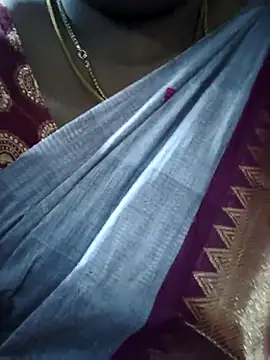 Snapshot of TAMIL_ELAKKIYA chatting on January 15, 9:01 am TAMIL ELAKKIYA online show from January 15, 9:01 am