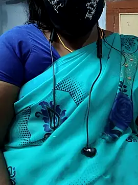 Snapshot of TAMIL_ELAKKIYA chatting on September 18, 7:33 am TAMIL ELAKKIYA online show from September 18, 7:33 am