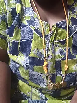 Snapshot of TAMIL_ELAKKIYA chatting on September 21, 5:01 am TAMIL ELAKKIYA online show from September 21, 5:01 am