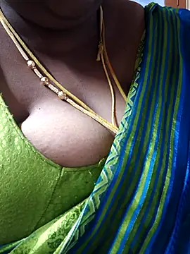 Snapshot of TAMIL_ELAKKIYA chatting on July 10, 4:56 am TAMIL ELAKKIYA online show from July 10, 4:56 am