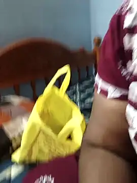 Snapshot of TAMIL_ELAKKIYA chatting on September 25, 7:25 am TAMIL ELAKKIYA online show from September 25, 7:25 am