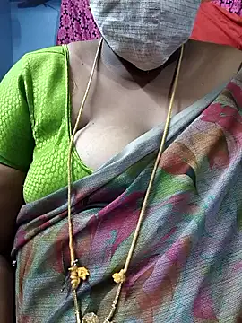 Snapshot of TAMIL_ELAKKIYA chatting on November 20, 8:37 am TAMIL ELAKKIYA online show from November 20, 8:37 am