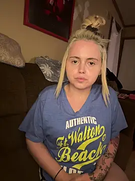 JuicyExxxperience online show from April 2, 10:22 am