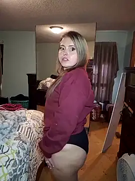 Snapshot of JuicyExxxperience chatting on November 18, 2:09 pm JuicyExxxperience online show from November 18, 2:09 pm