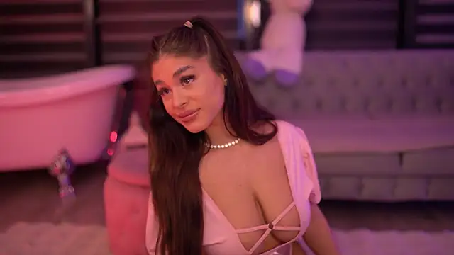 Snapshot of BellaNoirre chatting on October 31, 6:48 pm BellaNoirre online show from October 31, 6:48 pm