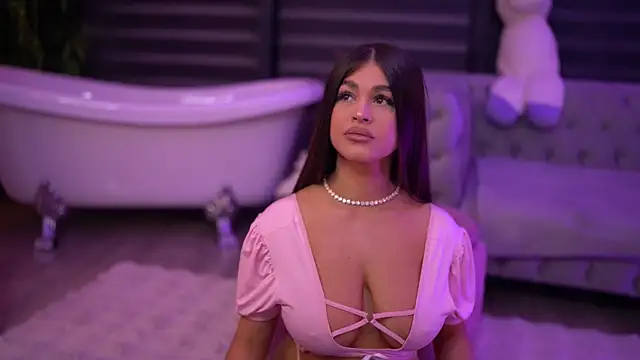 Snapshot of BellaNoirre chatting on October 26, 6:30 pm BellaNoirre online show from October 26, 6:30 pm