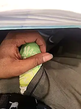 Snapshot of hotboy43339 chatting on December 22, 8:47 am hotboy43339 online show from December 22, 8:47 am