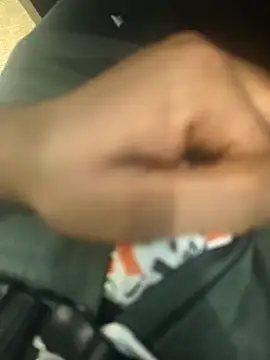 Snapshot of hotboy43339 chatting on December 23, 9:41 am hotboy43339 online show from December 23, 9:41 am