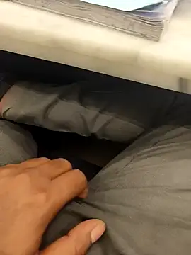 Snapshot of hotboy43339 chatting on February 20, 9:00 am hotboy43339 online show from February 20, 9:00 am