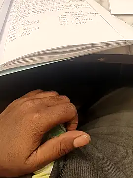 hotboy43339 online show from March 5, 2:41 am