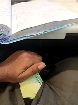 hotboy43339 online show from March 13, 3:33 am