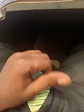 Snapshot of hotboy43339 chatting on January 9, 4:19 am hotboy43339 online show from January 9, 4:19 am