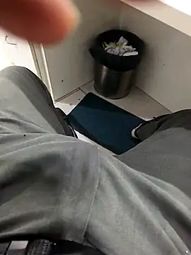 hotboy43339 online show from March 8, 8:45 pm