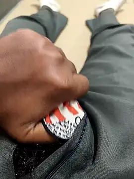 hotboy43339 online show from February 5, 9:54 pm