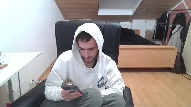 Snapshot of Bez3ybik chatting on October 16, 5:21 pm Bez3ybik online show from October 16, 5:21 pm