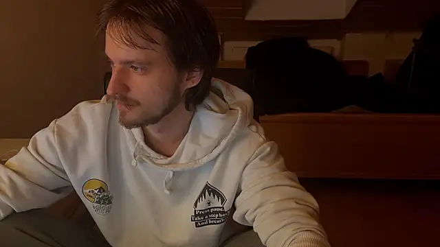 Snapshot of Bez3ybik chatting on February 13, 4:56 am Bez3ybik online show from February 13, 4:56 am