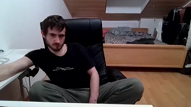 Snapshot of Bez3ybik chatting on December 16, 6:23 pm Bez3ybik online show from December 16, 6:23 pm