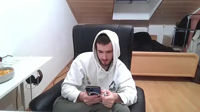 Snapshot of Bez3ybik chatting on October 25, 10:43 pm Bez3ybik online show from October 25, 10:43 pm