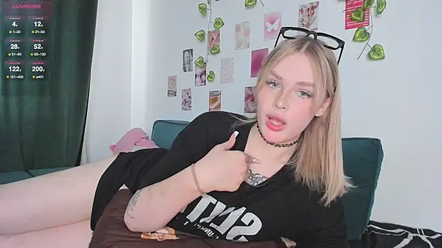 Snapshot of myrzilka chatting on May 31, 1:17 pm myrzilka online show from May 31, 1:17 pm