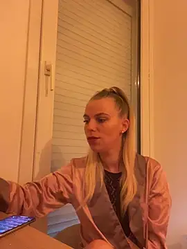 BrumeLove online show from May 5, 8:17 am
