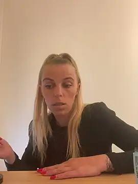 BrumeLove online show from May 13, 8:43 am